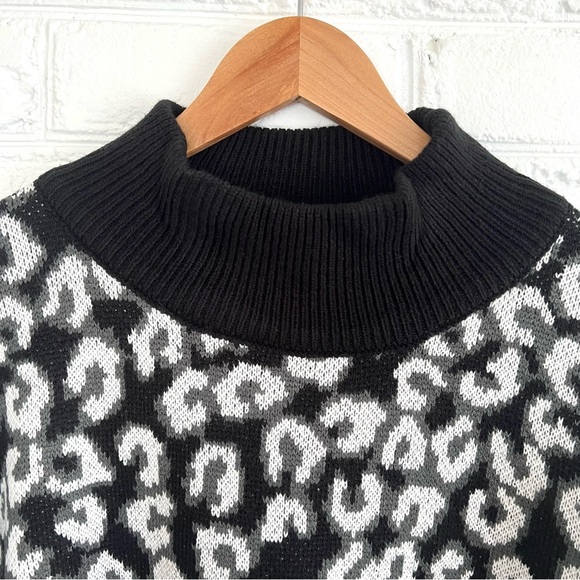 NWT Cabana by Crown & Ivy | Animal Print Mock Neck Tunic Sweater | Size Large - Picture 6 of 8